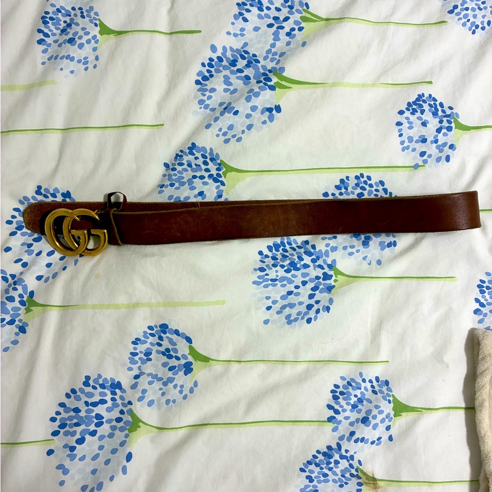 Gucci leather logo belt